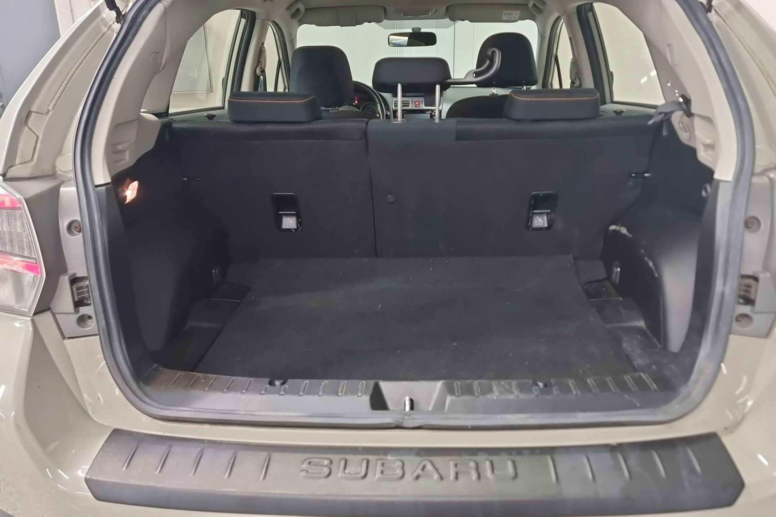 vihreä Subaru XV 2016 kuva 15.