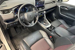 valkoinen Suzuki Across 2021 kuva 6.