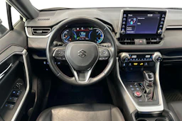 valkoinen Suzuki Across 2021 kuva 7.