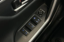 valkoinen Suzuki Across 2021 kuva 11.