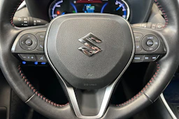 valkoinen Suzuki Across 2021 kuva 14.