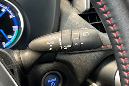 valkoinen Suzuki Across 2021 kuva 15.