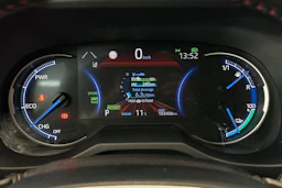 valkoinen Suzuki Across 2021 kuva 16.