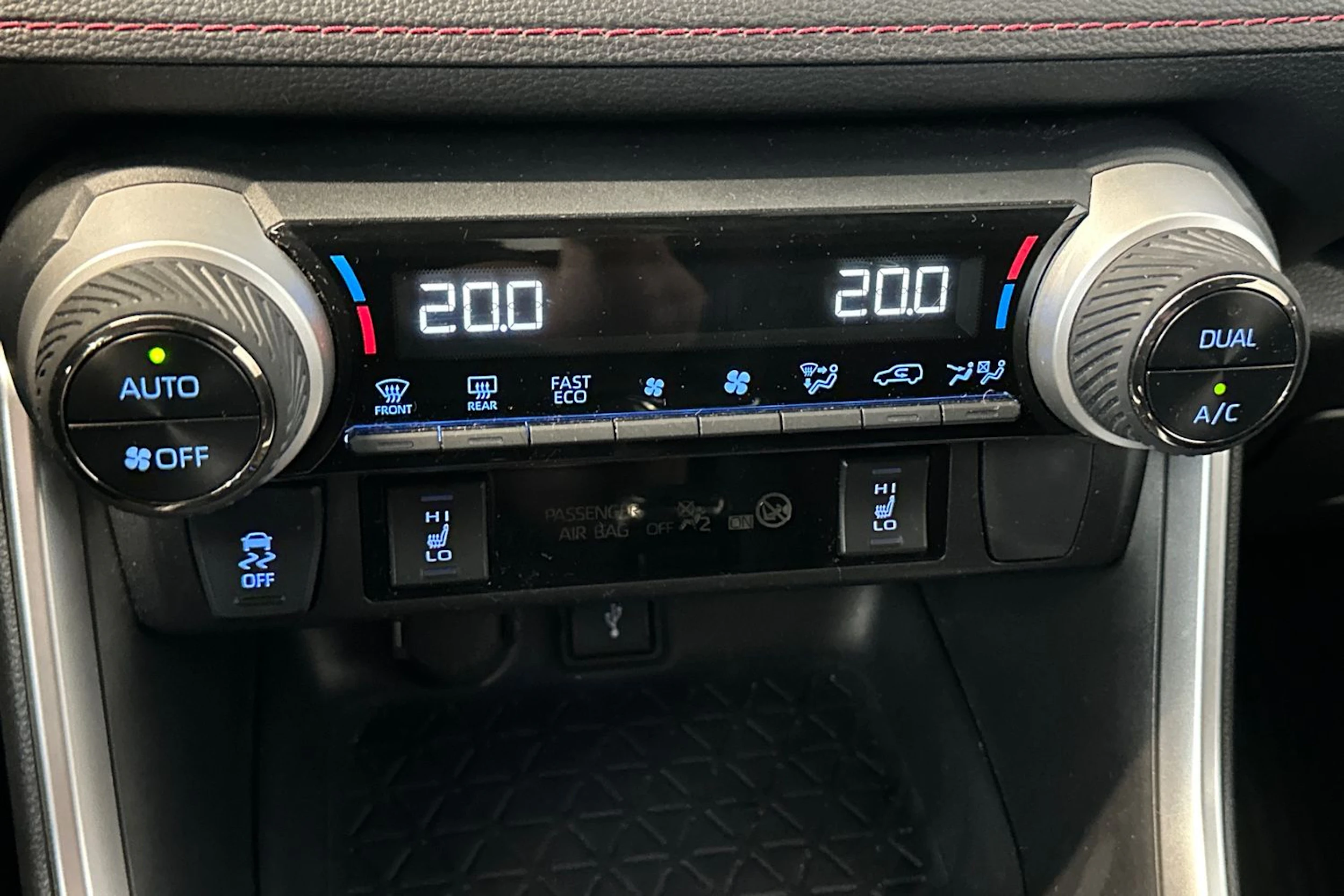 valkoinen Suzuki Across 2021 kuva 17.