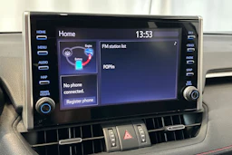 valkoinen Suzuki Across 2021 kuva 19.