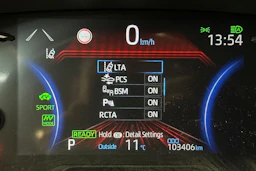 valkoinen Suzuki Across 2021 kuva 20.