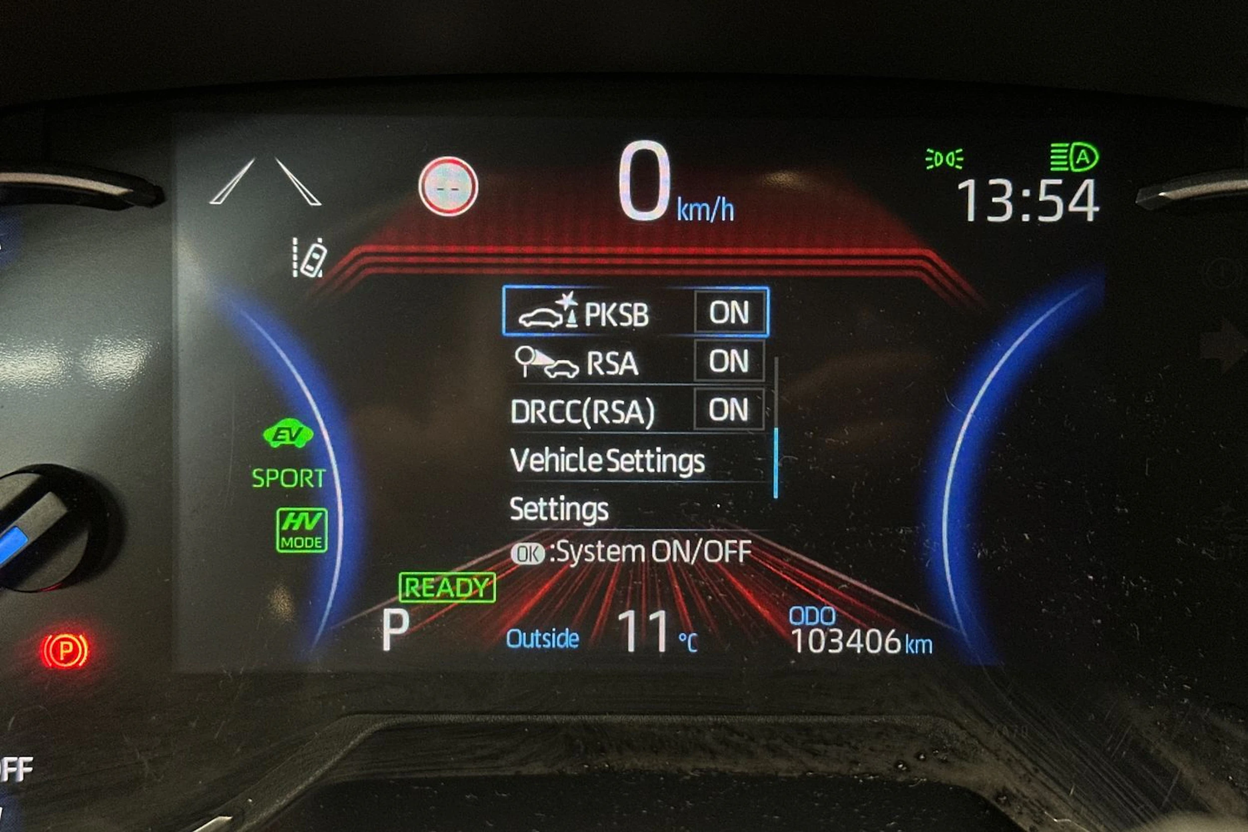 valkoinen Suzuki Across 2021 kuva 21.