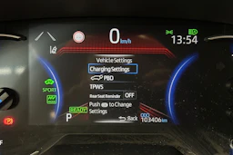 valkoinen Suzuki Across 2021 kuva 22.