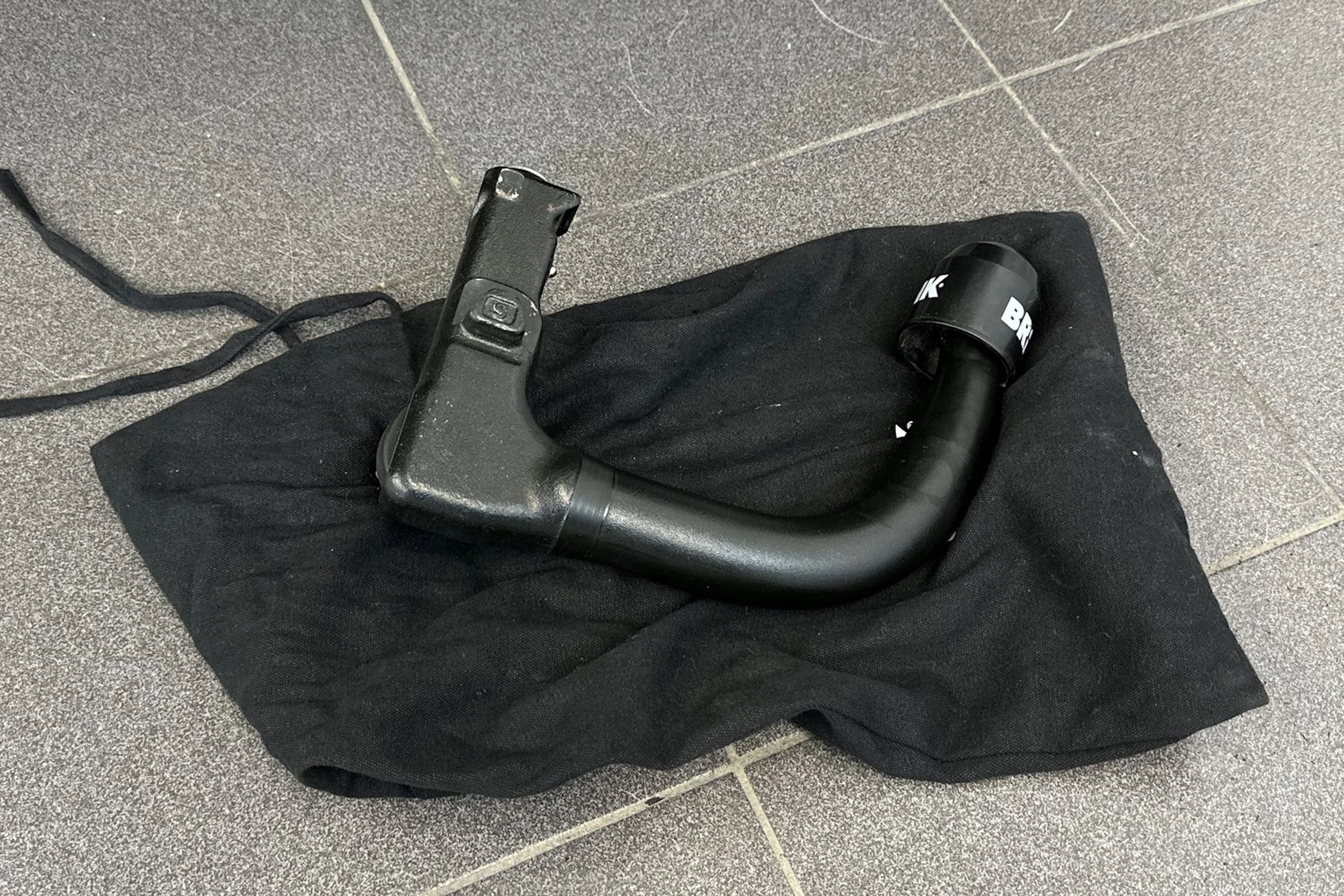 valkoinen Suzuki Across 2021 kuva 27.