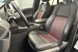 musta Suzuki Across 2021 kuva 14.