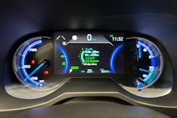 musta Suzuki Across 2021 kuva 16.