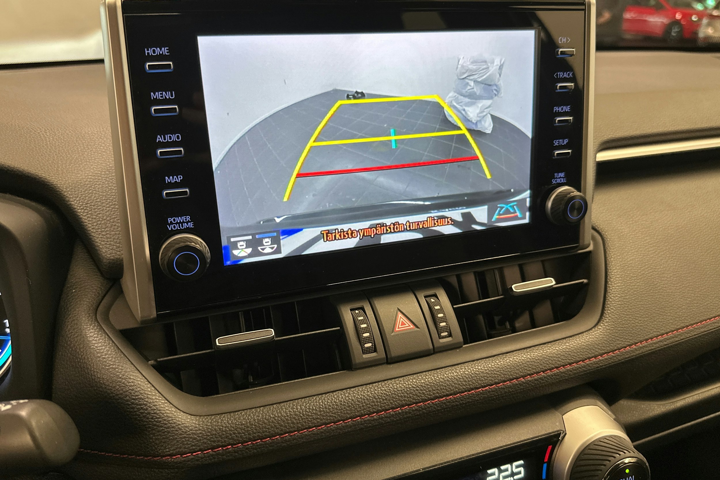 musta Suzuki Across 2021 kuva 21.