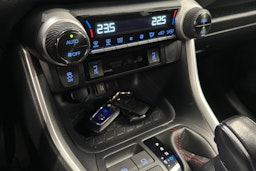 musta Suzuki Across 2021 kuva 22.