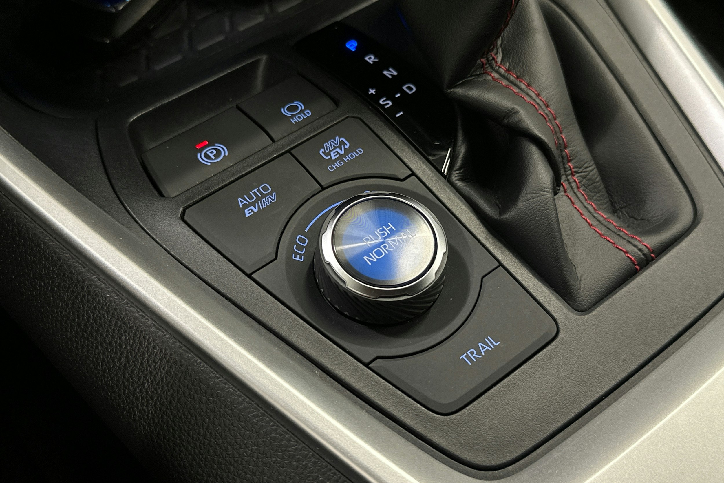 musta Suzuki Across 2021 kuva 23.