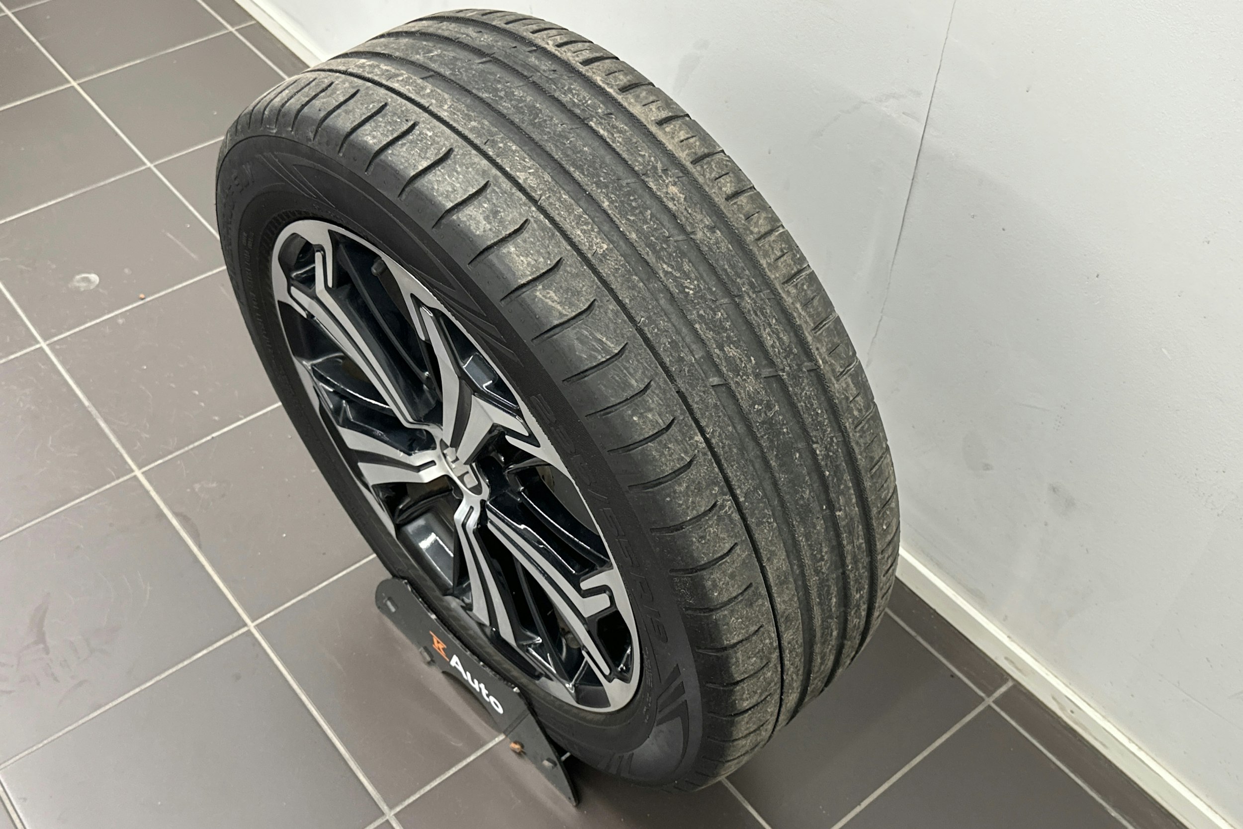 musta Suzuki Across 2021 kuva 25.