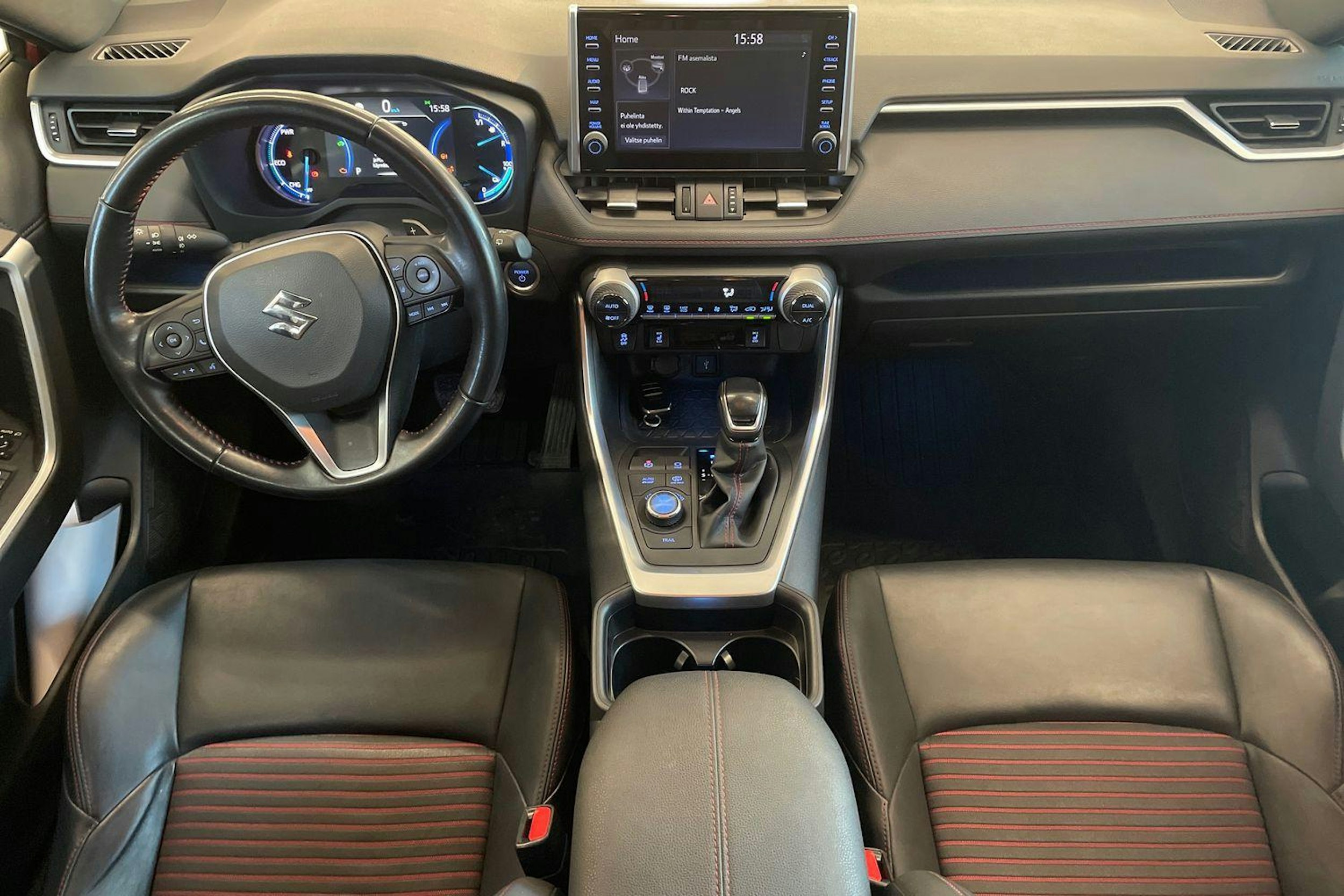 Punainen Suzuki Across 2021 kuva 9.