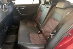 Punainen Suzuki Across 2021 kuva 10.