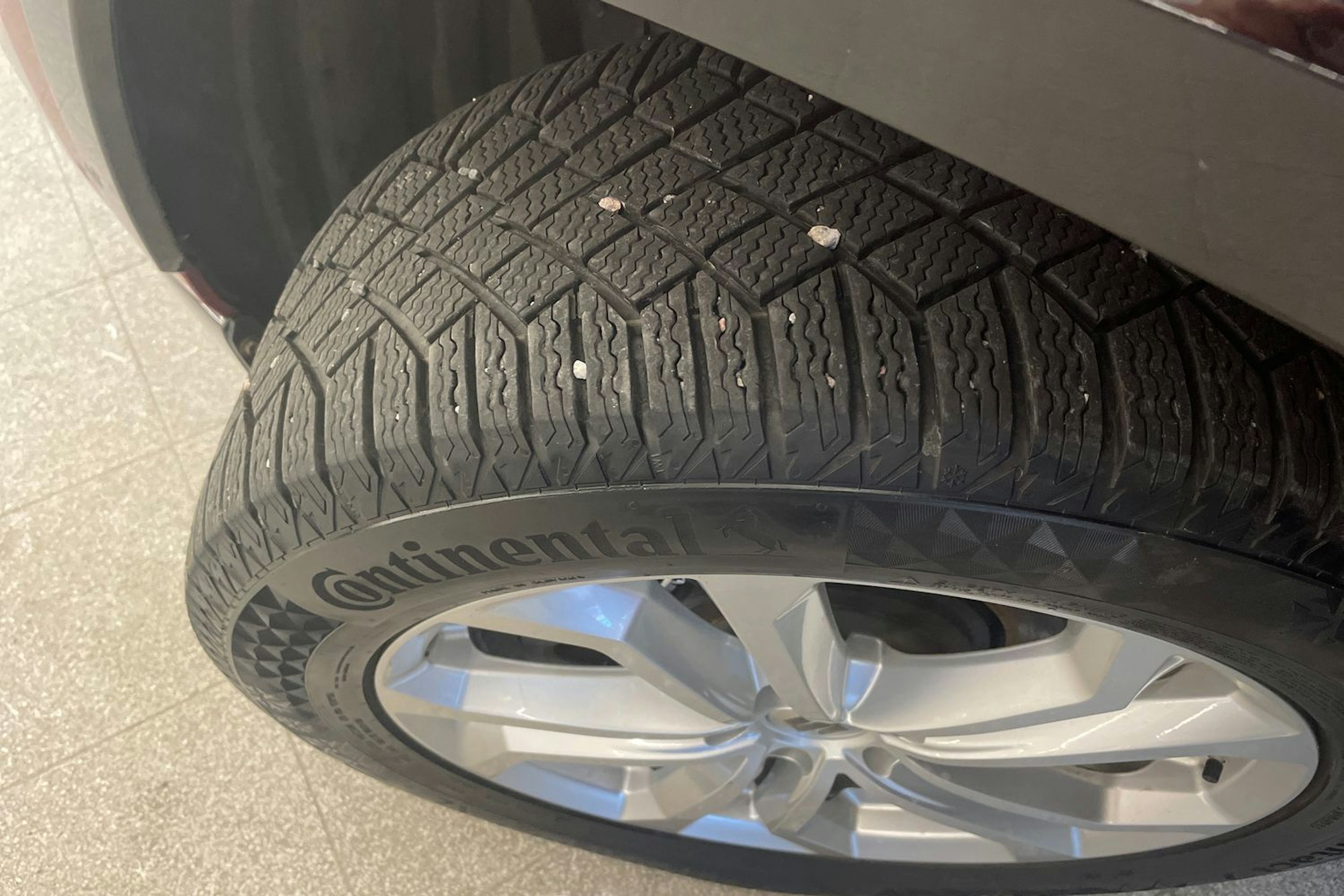 Punainen Suzuki Across 2021 kuva 13.