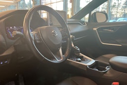 Punainen Suzuki Across 2021 kuva 14.