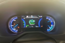 Punainen Suzuki Across 2021 kuva 18.