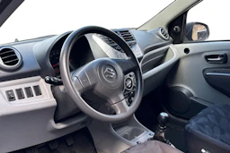 harmaa Suzuki Alto 2009 kuva 3.