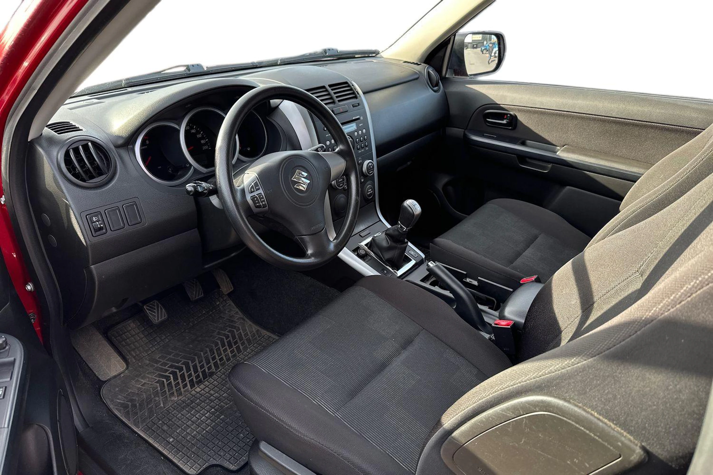 punainen Suzuki Grand Vitara 2009 kuva 3.