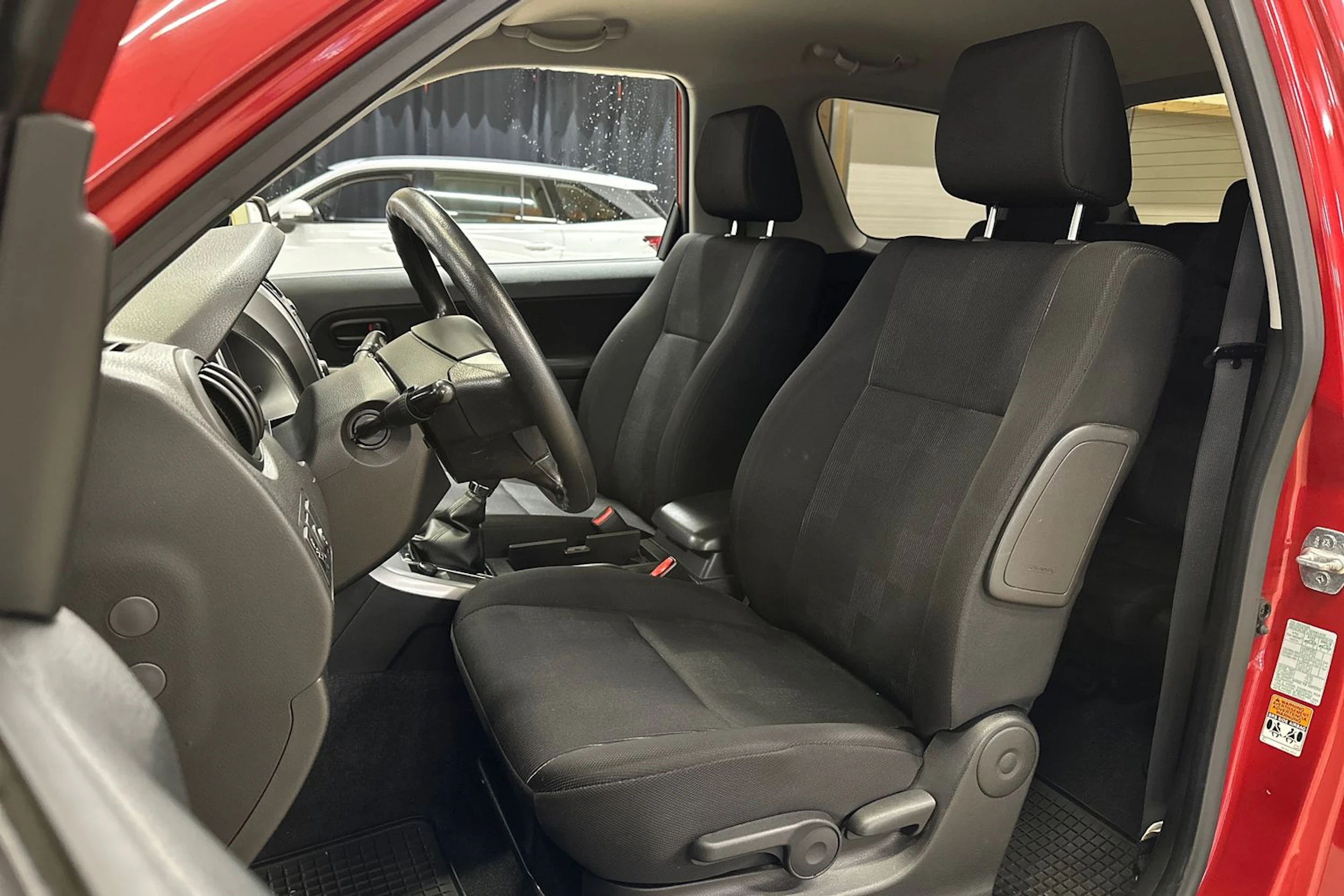 punainen Suzuki Grand Vitara 2009 kuva 16.