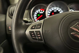 punainen Suzuki Grand Vitara 2009 kuva 23.