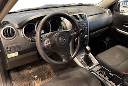 Harmaa Suzuki Grand Vitara 2011 kuva 7.