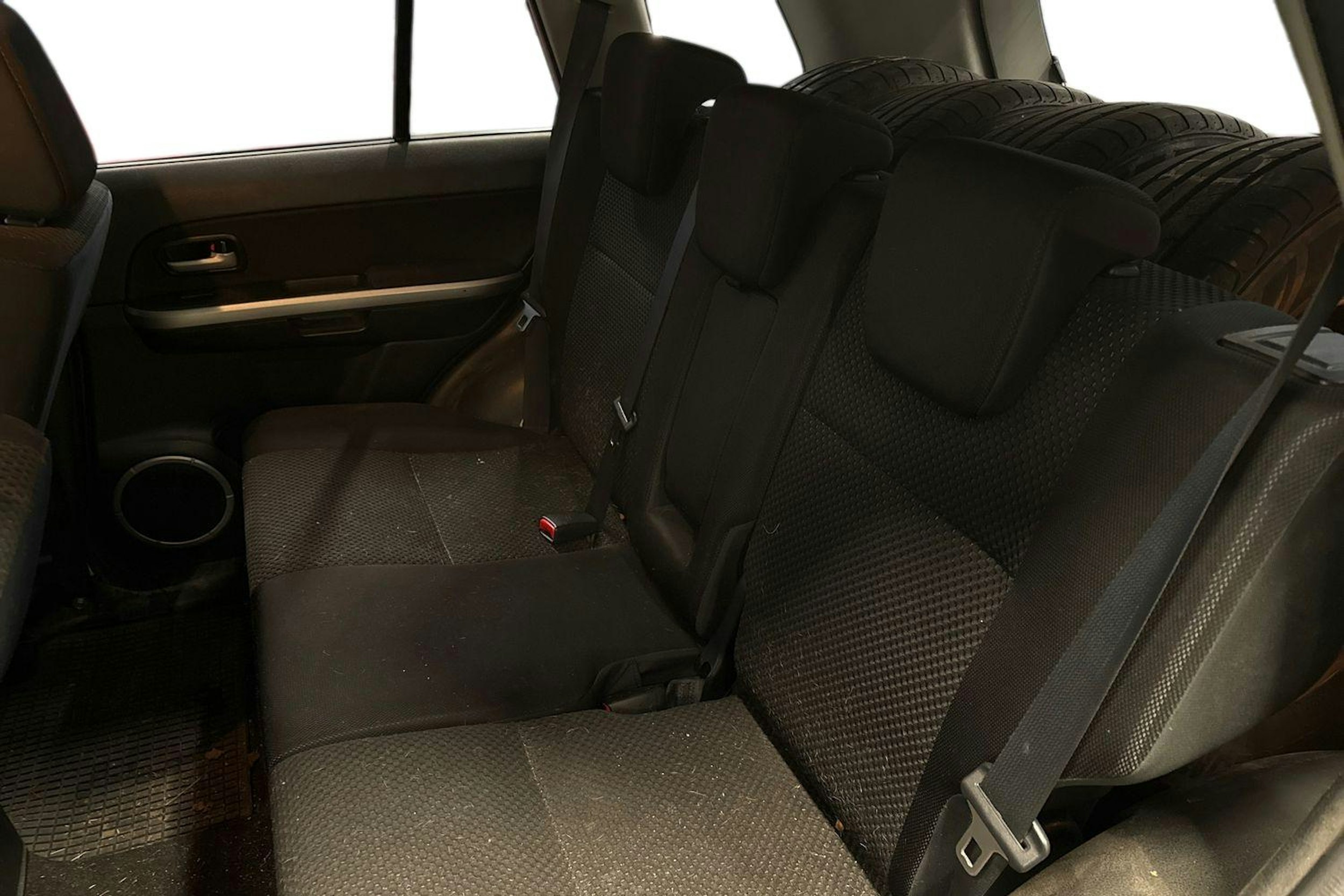 Harmaa Suzuki Grand Vitara 2011 kuva 10.