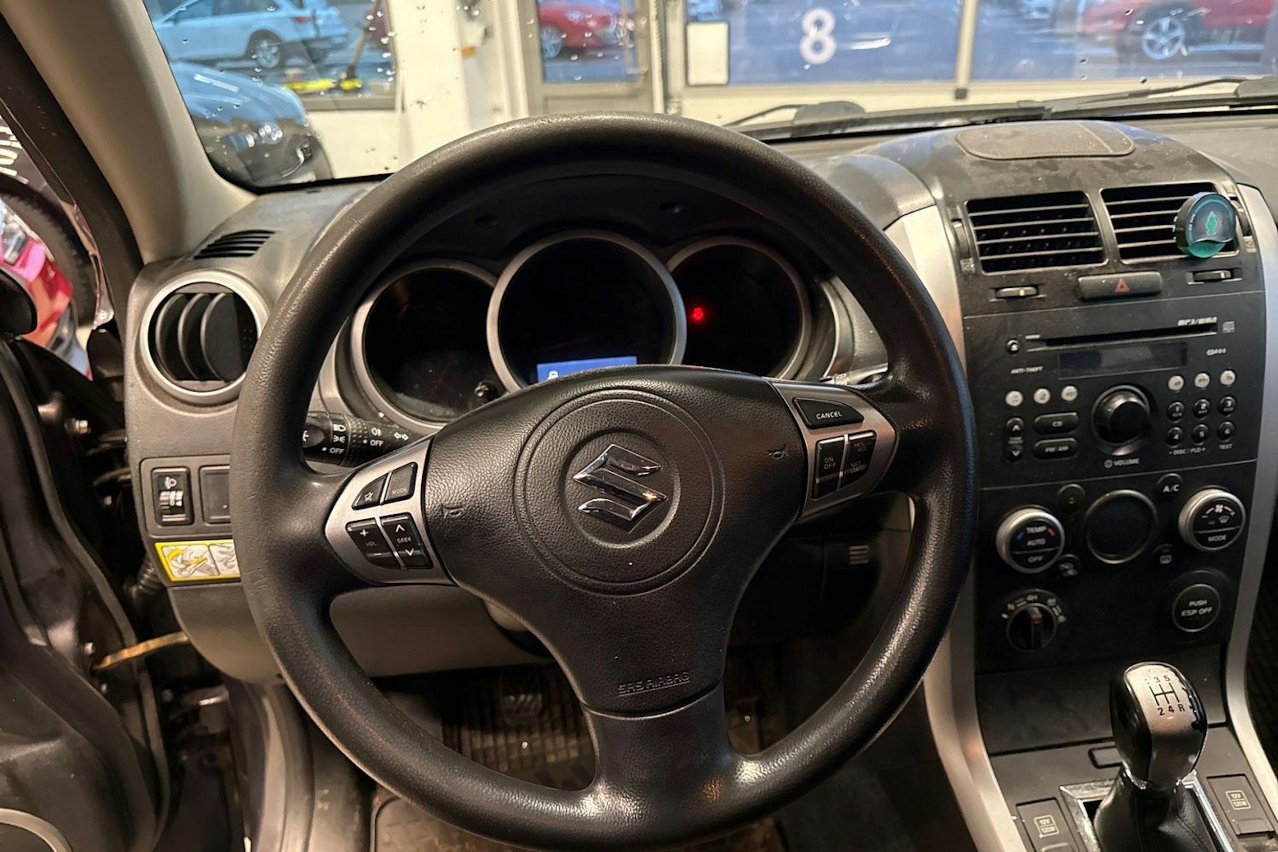 Harmaa Suzuki Grand Vitara 2011 kuva 14.