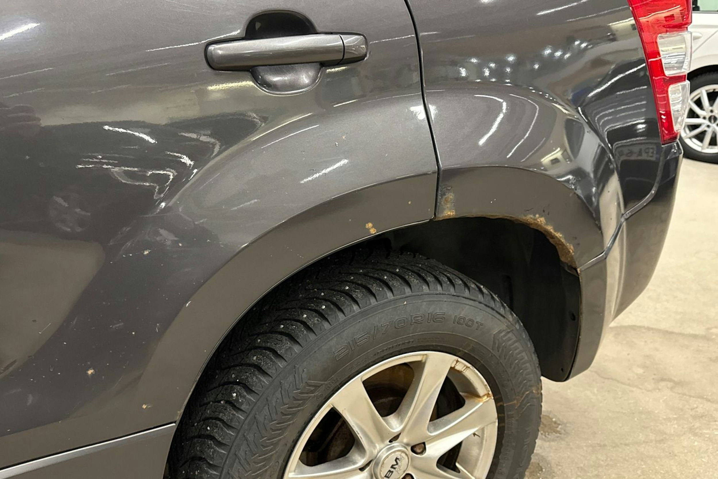 Harmaa Suzuki Grand Vitara 2011 kuva 25.