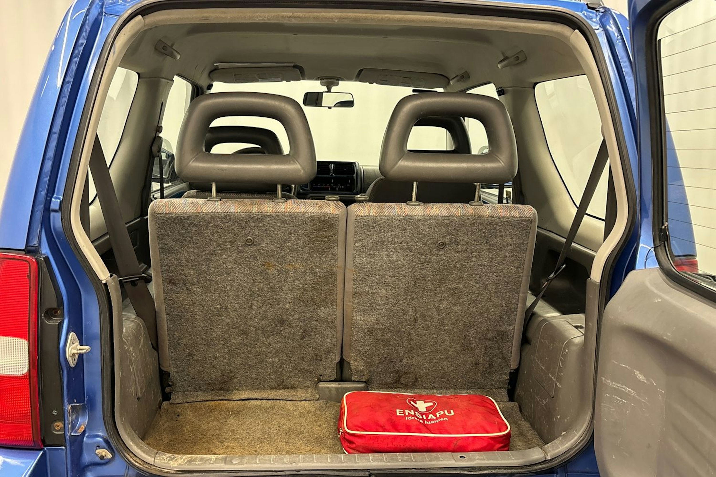 sininen Suzuki Jimny 2000 kuva 13.