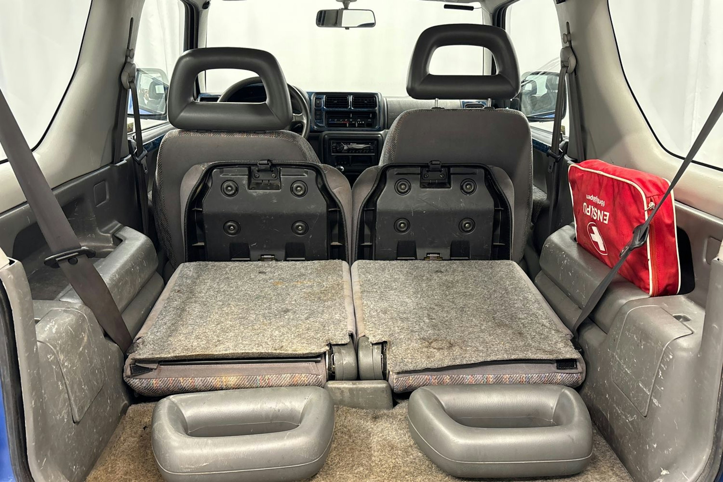 sininen Suzuki Jimny 2000 kuva 14.