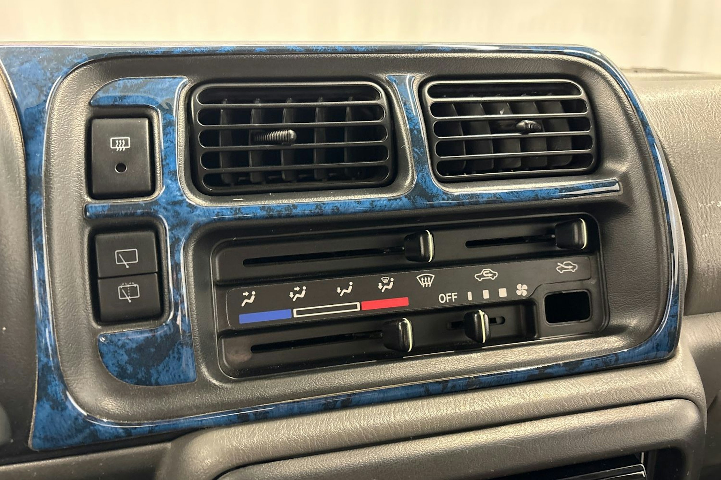 sininen Suzuki Jimny 2000 kuva 17.