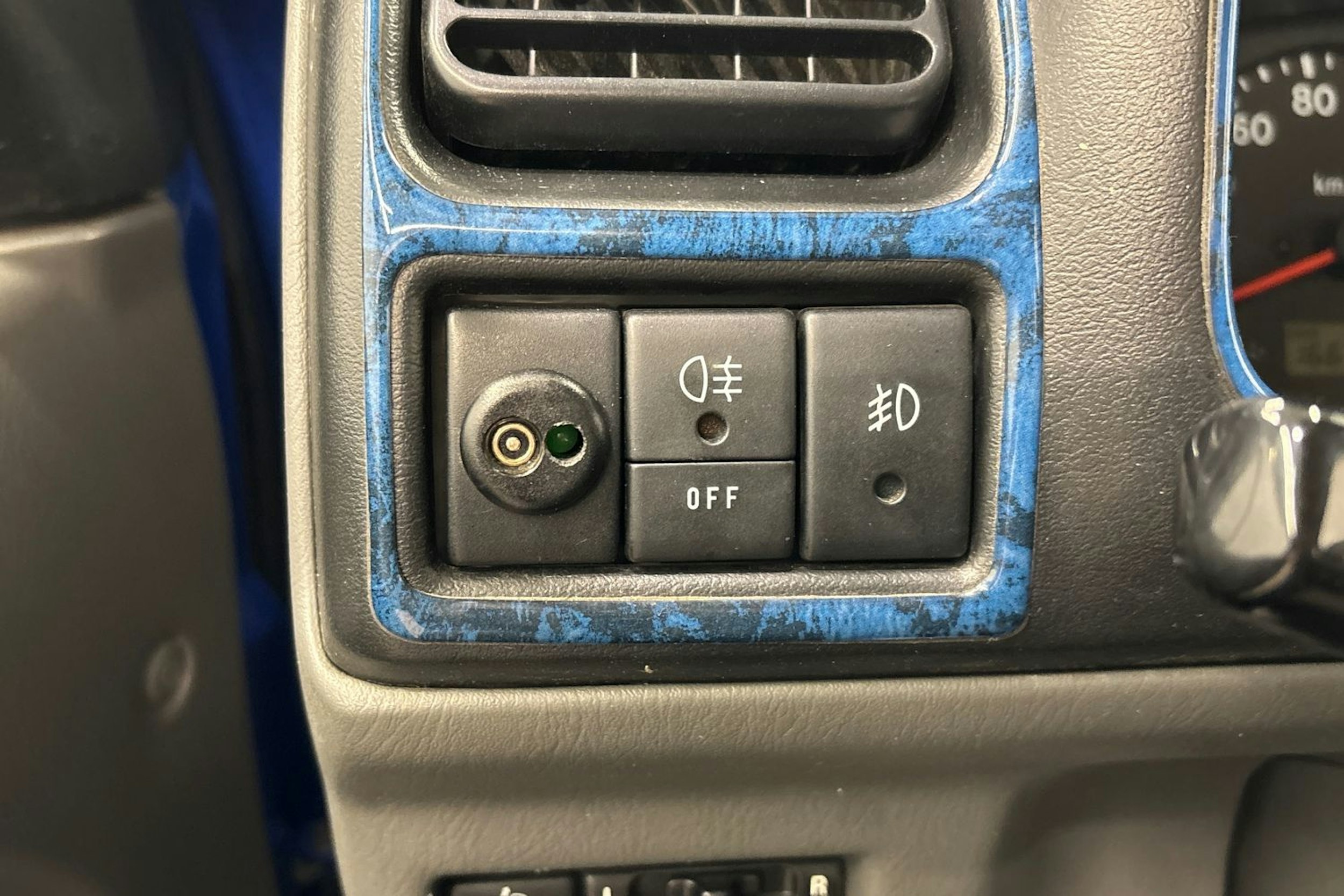 sininen Suzuki Jimny 2000 kuva 21.