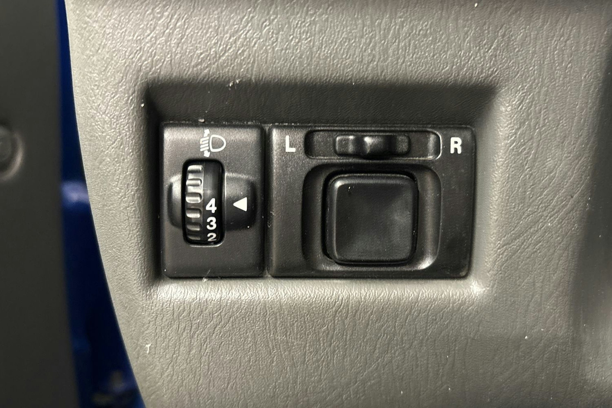 sininen Suzuki Jimny 2000 kuva 22.