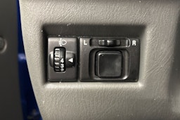 sininen Suzuki Jimny 2000 kuva 22.