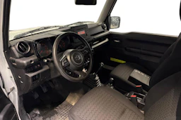 valkoinen Suzuki Jimny 2024 kuva 3.