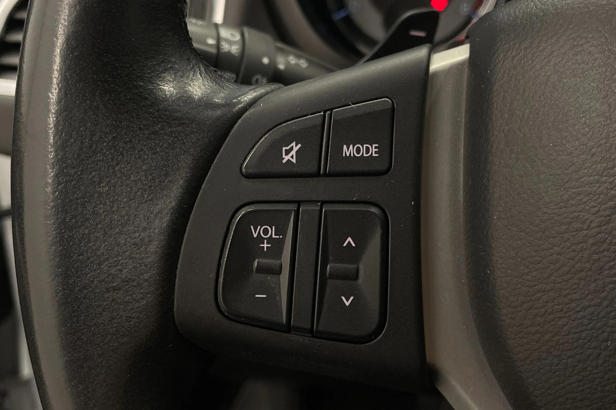 Valkoinen Suzuki S-Cross 2022 kuva 14.