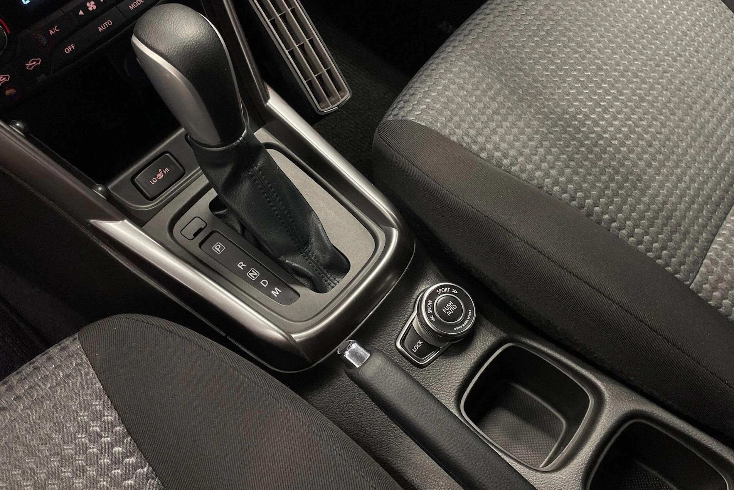 Valkoinen Suzuki S-Cross 2022 kuva 18.