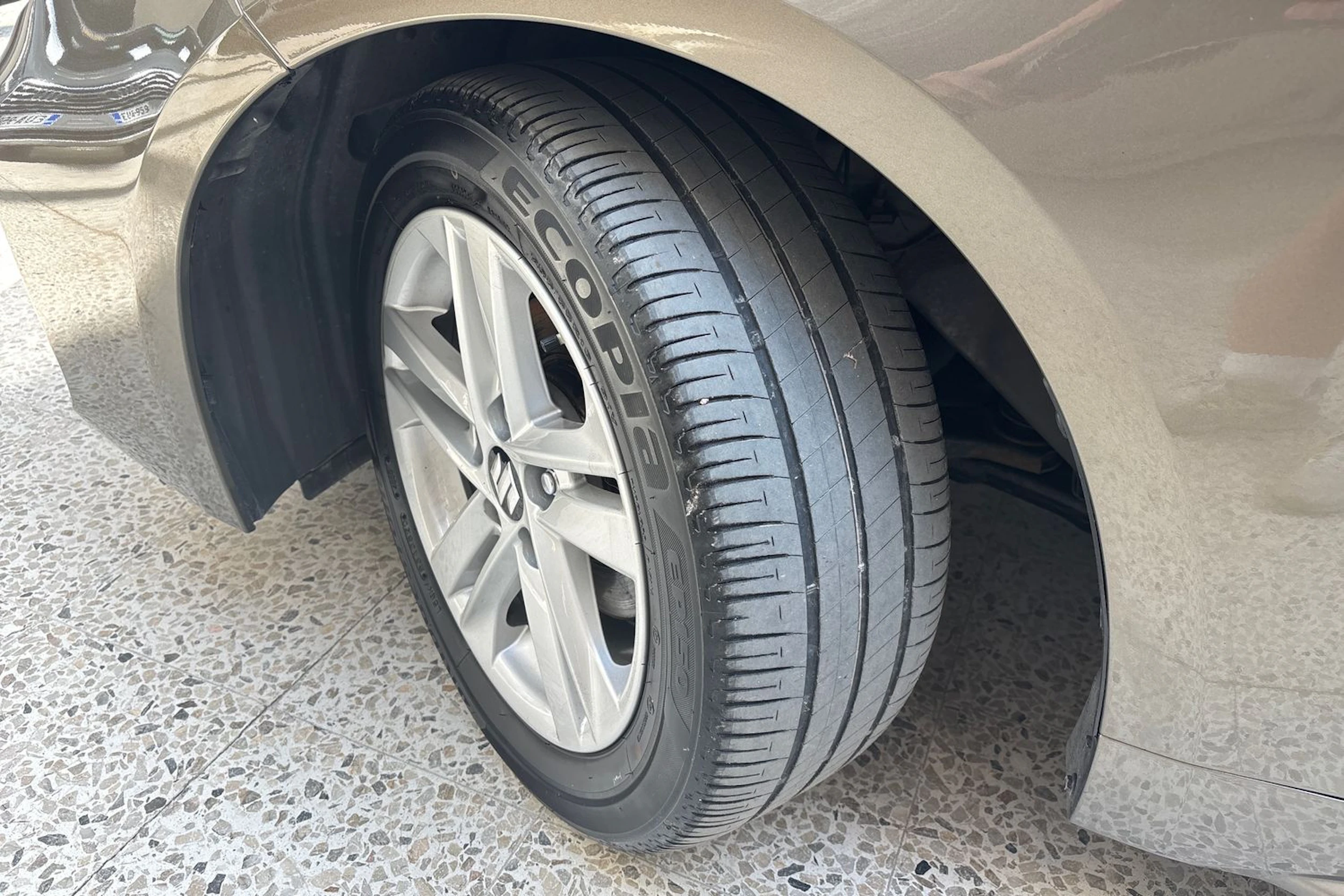Ruskea (beige) Suzuki Swace 2021 kuva 10.