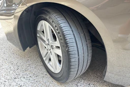 Ruskea (beige) Suzuki Swace 2021 kuva 10.