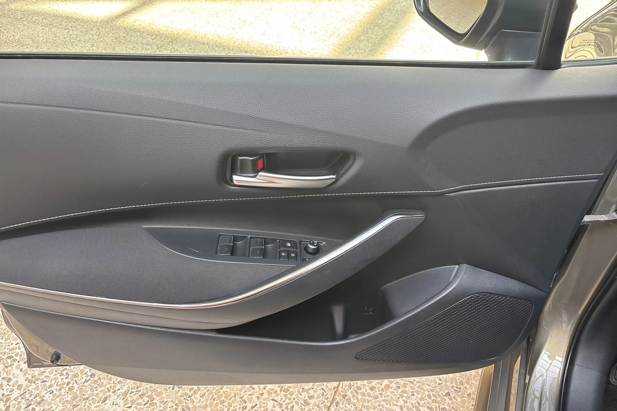 Ruskea (beige) Suzuki Swace 2021 kuva 14.