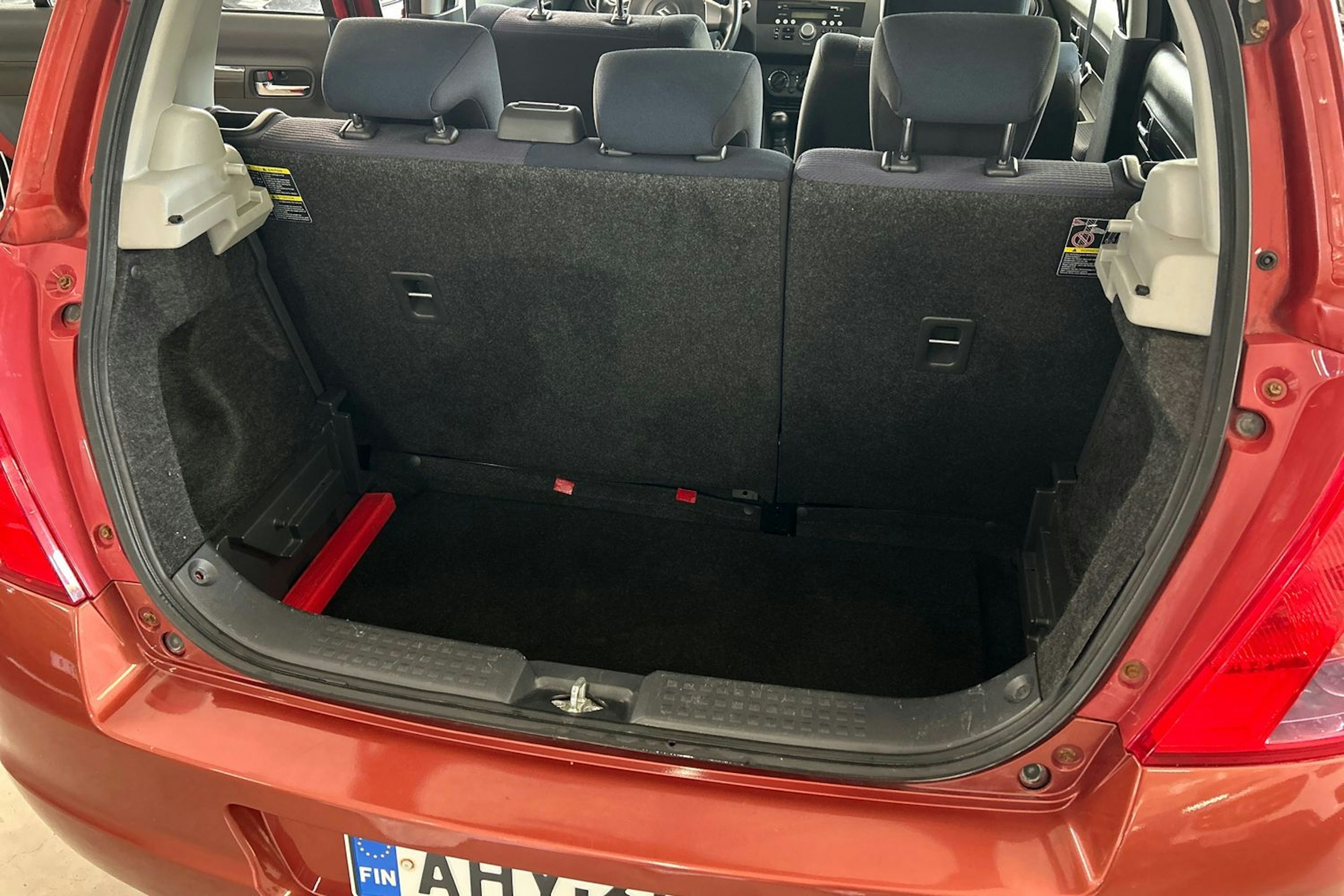 Oranssi Suzuki SWIFT 2008 kuva 14.