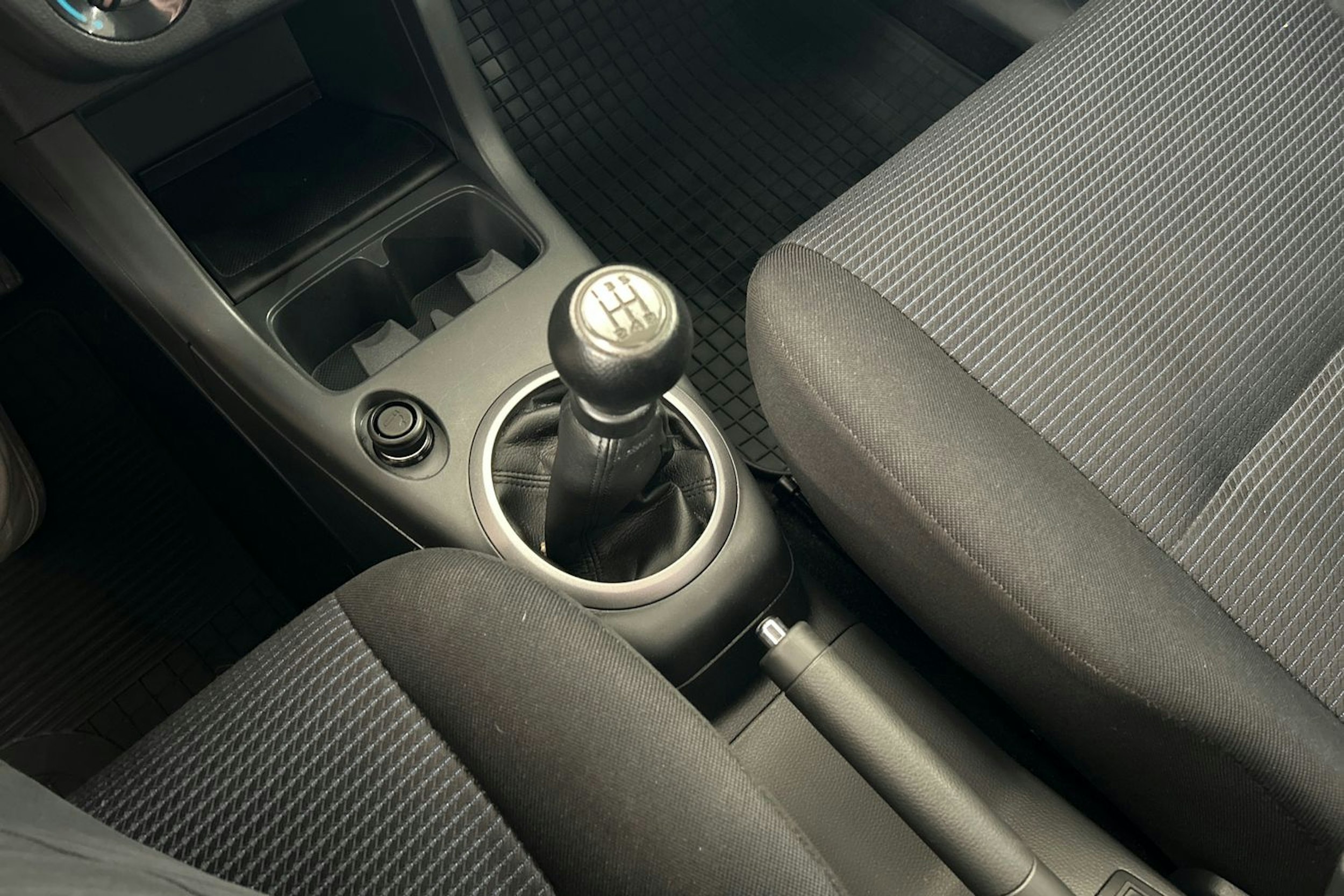 Oranssi Suzuki SWIFT 2008 kuva 19.