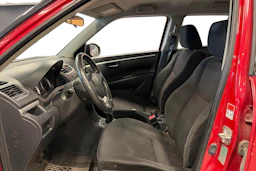 punainen Suzuki Swift 2011 kuva 3.