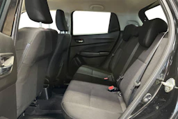 musta Suzuki Swift 2018 kuva 11.