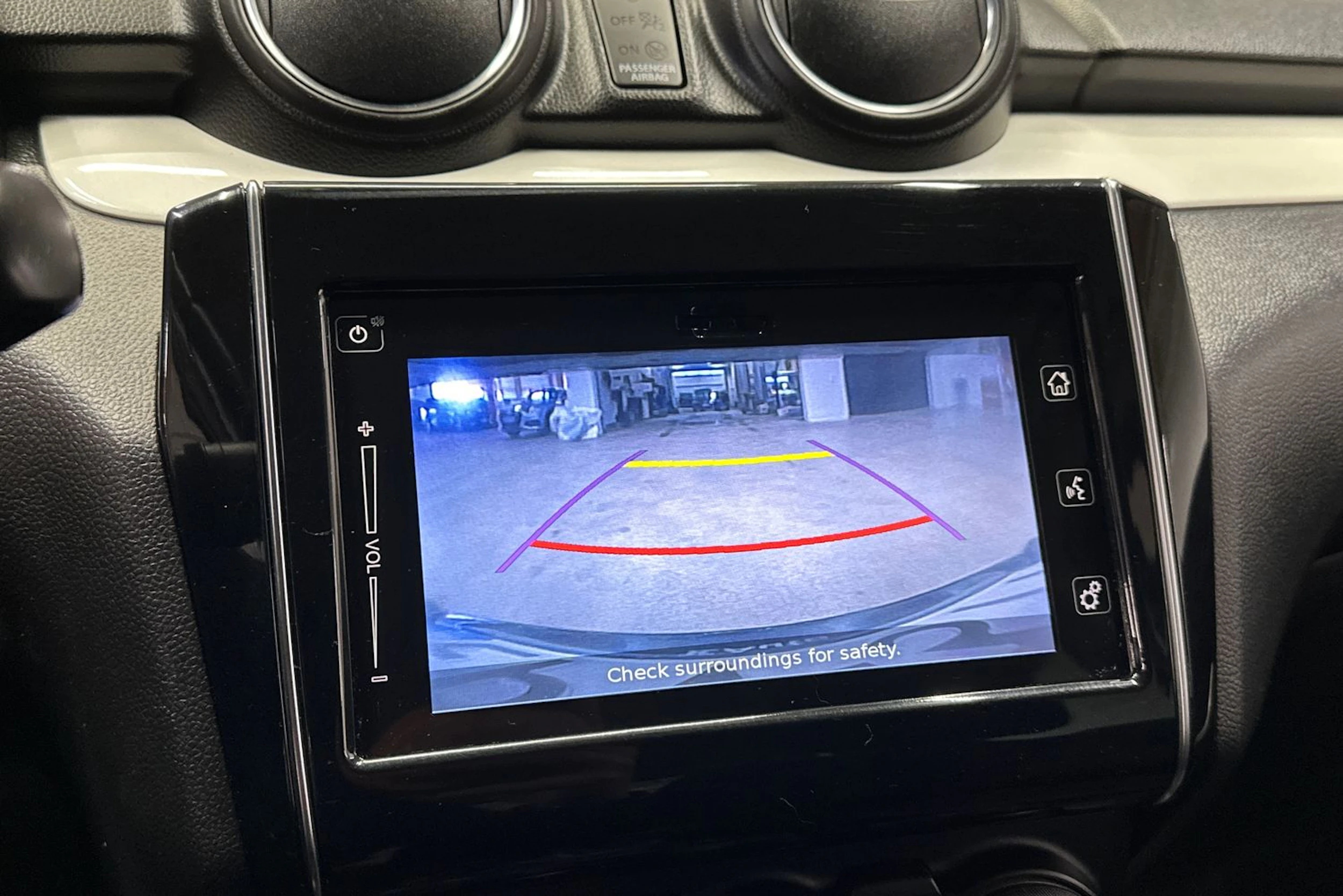 musta Suzuki Swift 2018 kuva 15.