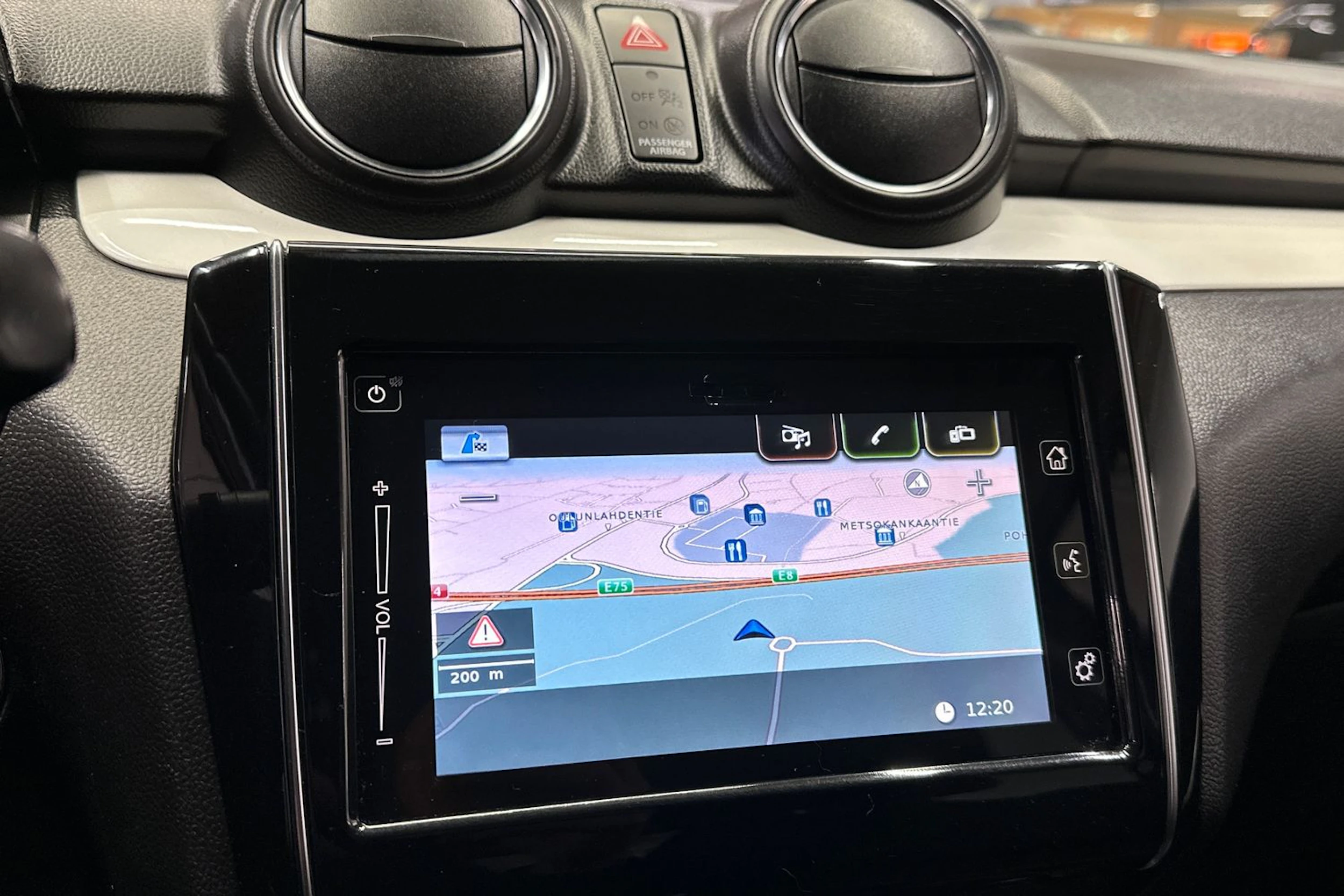 musta Suzuki Swift 2018 kuva 17.